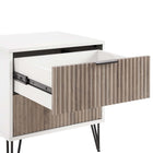 Manhattan Comfort - Table de nuit moderne DUMBO 20,07" à 2 tiroirs - Blanc et gris rustique-Pieds évasés en métal doré élégants ajoutant une touche de design mode et de durabilité
