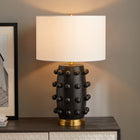 Hudson&Canal - Lampe de table en céramique Farrington de 66 cm de haut avec abat-jour en tissu - Noir mat/blanc-Nettoyer avec un chiffon doux et sec, sans produits chimiques agressifs ni produits de nettoyage abrasifs