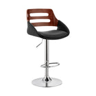 Armen Living - Karter Tabouret de Bar à Hauteur Réglable en Similicuir Noir et Bois Noyer avec Base Chromée-La fonction pivotante fluide à 360 degrés offre une mobilité maximale, tandis que son mécanisme de rotation douce vous permet de changer de direction sans effort, faisant de ce tabouret votre nouveau siège préféré à la maison.