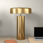 Hudson&Canal - Lampe de table Nash de 61 cm de haut avec abat-jour en métal, - Laiton/laiton-Une finition en laiton fabriquée à la main est appliquée à la base en métal du chandelier