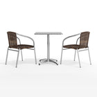 Flash Furniture – Table carrée de 23,5 po en aluminium avec 2 sièges en rotin, intérieur/extérieur (TLH24SQ020CHR2)-Assemblage nécessaire