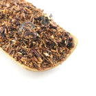 Tao Tea Leaf - Thé rooibos biologique aux bleuets, 50 g de thé en vrac-Le goût acidulé des bleuets fait équilibre au goût sucré du rooibos pour une infusion douce et fruitée. Il agence le goût sucré du rooibos et celui acidulé des bleuets pour une saveur bien ronde et riche