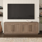 Hudson&Canal - Meuble TV Tillman pour téléviseurs jusqu'à 75" en chêne gris antique-Fabriqué à partir de matériaux MDF robustes dans une finition en chêne gris vieilli fabriquée à la main