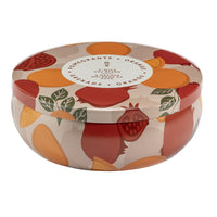 General Supply Goods + Co - Chandelle parfumée en boîte métallique à 3 mèches General Supply Goods + Co - Grenade et orange-Chandelle À Trois Mèches 