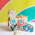 Manhattan Toy - Instrument en bois pour tout-petits Lama musical-Activités incluses : 4 toupies, 2 engrenages, 1 queue de maracas