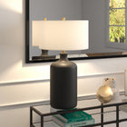 Hudson&Canal - Lampe de table Sloane en céramique de 74 cm de haut avec abat-jour en tissu, - Noir mat/blanc-Comprend un cordon de 6 pieds avec interrupteur à prise rotative