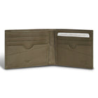 Champs - Portefeuille Bi-Fold en Cuir Camouflage - Vert-Doublure avec protection RFID
Équipé de la technologie de blocage RFID pour protéger vos cartes contre les scans non autorisés et le vol numérique.