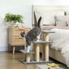 PawHut - Escalier pour chien à 3 niveaux avec poteaux à griffer en sisal pour petit animal - blanc et gris-Dispose d'une marche supérieure flexible, permettant plusieurs configurations pour s'adapter à l'espace 