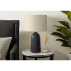 Monarch Specialties - Luminaire - 27 po H Lampe De Table - Céramique Noire - Abat-Jour Beige - Contemporain - Moderne-Équipée d'un interrupteur à 3 voies pratique pour une ampoule à 3 voies jusqu'à 100 W (non incluse), cette lampe vous permet de personnaliser votre ambiance, en passant sans effort d'un éclairage subtil à une illumination de votre espace