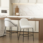 Manhattan Comfort - Gracie tabouret de comptoir moderne 22" en similicuir rembourré - blanc et noir - lot de 2-Le cadre et les pieds sont dotés d’un choix d’acier noir entièrement soudé ou d’acier inoxydable doré