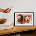 Aura Carver Mat Digital Photo Frame - Gravel-Stunning image quality