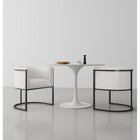 Manhattan Comfort - Chaise de salle à manger Cosmopolitan 24 po style mid-century moderne, revêtement en similicuir blanc et noir-Cadre en métal durable avec design géométrique