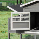PawHut - poulailler en bois 79 po, maison pour poules d’extérieur grise-Le grillage solide protège vos animaux des prédateurs et assure une bonne circulation de l'air 