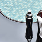 Outsunny - Ensemble de bar de patio 5 pièces avec Table de bar à dessus en verre trempé et étagères, 4 chaises de bar, brun foncé-Plateau de table avec verre trempé de 0,2 po d'épaisseur pour une solidité et une sécurité supérieures