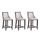 Manhattan Comfort - Emperor tabouret de bar traditionnel 19" en similicuir capitonné - blanc perle et noyer - lot de 3-Tabouret de bar traditionnel avec dossier parfait pour une utilisation au bar et dans la cuisine. Ensemble de 3