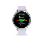 Garmin - Venu 4 – 41 mm, Argent avec bande en silicone lilas-état de santé (nouveau): Vérifiez si vos indicateurs de santé — tels que la fréquence cardiaque au repos, la variabilité de la fréquence cardiaque, la température de la peau et la saturation en oxygène pendant votre sommeil — s'écartent de votre plage habituelle, ce qui pourrait indiquer un stress supplémentaire sur votre corps. Ces changements pourraient être liés aux niveaux d'activité physique, à l'environnement, au stress, à la consommation d'
