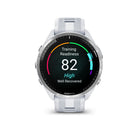 Garmin - Forerunner 965, lunette en titane avec boîtier Whitestone et bracelet en silicone Whitestone/gris poudre-Planifiez une strategie de course avec des entraînements quotidiens personnalises en fonction de la course et du parcours que vous saisissez dans l'application Garmin Connect, puis affichez le widget de course sur votre montre ; les entraînements quotidiens suggeres s'adaptent apres chaque course pour correspondre à la performance et à la recuperation