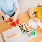 Melissa & Doug, Coffret de jeu en bois Comptoir à pizza à garnir et cuire (41 pièces) -6