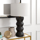 Hudson&Canal - Lampe de table Carlin en céramique de 68 cm de haut avec abat-jour en tissu, - Noir mat/blanc-Une finition noire mate artisanale est appliquée sur la base ronde en céramique
