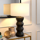 Hudson&Canal - Lampe de table Carlin en céramique de 68 cm de haut avec abat-jour en tissu, - Noir mat/blanc-Conçu pour une ampoule à incandescence de 60 W - ampoule LED de 9 W, ampoule fluorescente (CFL) de 13 W ou ampoule LED à ballast automatique de 9 W, ampoule à culot E26, ampoule non incluse