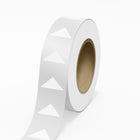 JAM Paper - Rouleaux d'étiquettes standard - triangle - 1 1/4 x 2 1/2 - blanc mat - 125 étiquettes/rouleau-Couleur : Blanc mat | Faites ressortir votre courrier avec des étiquettes d'adresse d'expédition colourées. Ces étiquettes sont adaptées à l'écriture manuscrite