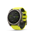 Garmin - fēnix 8 – 51 mm, saphir solaire, titane avec bracelet en silicone jaune/graphite Amp-Performances de la batterie : jusqu'à 28 jours d'autonomie en mode montre intelligente avec charge solaire (en supposant un port toute la journée avec 3 heures par jour à l'extérieur dans des conditions de 50 000 lux) et jusqu'à 92 heures en mode GPS avec charge solaire (en supposant une utilisation continue pendant toute la durée de la batterie). période dans des conditions de 50 000 lux) — le tout avec un afficha