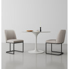 Manhattan Comfort - Lot de 2 chaises de salle à manger modernes Serena 23,62 po en similicuir gris clair-Revêtu d’un beau similicuir avec un rembourrage en mousse haute densité