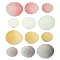 Yellow Door - Pierre de tri naturelle, lot de 12-Les pierres sensorielles lisses invitent au tri par taille et par couleur