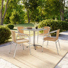 Flash Furniture – Table carrée de 31,5 po en aluminium, 4 sièges en rotin beige, int/ext (TLH-ALUM-32SQ-020BGECHR4-GG)-31,50 larg. x 31,50 prof. x 27,50 haut. (po)