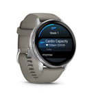 Garmin - Venu 4 – 45 mm, Argent avec bracelet en silicone gris argenté-Utilité quotidienne: Une lampe de poche LED brillante offre un éclairage pratique lorsque vous en avez besoin. Passez et recevez des appels téléphoniques depuis votre poignet lorsque votre montre est jumelée à votre smartphone. Vous pouvez même contrôler les fonctions de la montre avec des commandes vocales — ou utiliser l'assistant vocal de votre smartphone pour répondre aux messages texte et plus encore