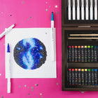 Art 101 - Ensemble d'art en bois avec illustration multimédia, 85 pièces-Comprend 34 pastels à l'huile crémeux et pigmentés