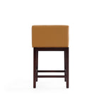 Manhattan Comfort - Tabouret de comptoir Kingsley 21" style milieu du siècle moderne, rembourré en similicuir, couleur camel et noyer foncé, lot de 2-19,5 po L x 23 po l x 34 po H