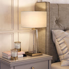 Hudson&Canal - Lampe de table Dax 27,5" avec abat-jour en tissu - Verre grainé/laiton/blanc-Comprend un cordon de 6 pieds avec interrupteur à prise rotative