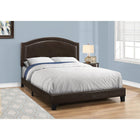 Monarch Specialties - 5938Q Lit Queen - Bordure En Or Simili-Cuir Brun Fonce-Silhouette courbé avec clous en laiton qui ajoutent du style et à votre décor