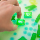 Glo Pals  Light Up Cubes - Pippa - Green-Automatically turns off when removed from water