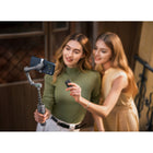 DJI - Stabilisateur pour téléphone Osmo Mobile 8P Bundle Suivi Avancé-Prise en charge Apple DockKit : Appairage NFC instantané et intégration native.
