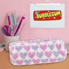 Fashion Stationery - Étui à crayons en peluche à motifs de cœurs - 7.87 L x 3.14 W x 3.14 H po - Blanc-1 compartiment à fermeture éclair