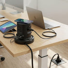 Uncaged Ergonomics - Multiprise rétractable sans fil avec gestion automatique des câbles et chargeur sans fil - Blanche-Conception verticale stable : ce cube compact tient parfaitement sur un bureau ou au sol , il peut être fixé au mur pour une plus grande polyvalence