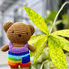 Just Dutch Boris - Jouet en peluche de lapin fait à la main - Rainbow Overall-Conçue comme un objet de collection sûr et durable ou un accent décoratif pour les fans de tous âges