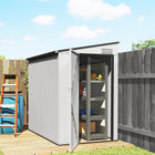 Outsunny - Abri de jardin en acier 4 pi x 6 pi avec porte verrouillable et 2 aérations pour cour arrière - gris foncé-2 fentes de ventilation maintiennent l'intérieur sec et frais
