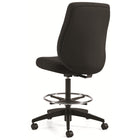 Staples - Tabouret à dossier moyen sans accoudoirs, rembourré Newdale, Fusion en houille, noir-Un repose-pieds circulaire chromé à hauteur réglable