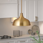 Hudson&Canal - Suspension Mackenzie de 27,3 cm de large avec abat-jour en métal - Laiton/laiton-Une finition en laiton fabriquée à la main est appliquée sur la base ronde en métal