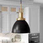 Hudson&Canal - Suspension Madison de 30,5 cm de large avec abat-jour en métal, - Noir/Laiton/Noir-Une finition noire et laiton artisanale est appliquée à la base ronde en métal