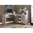 Monarch Specialties - 7429 Bureau - Faux Bois Taupe En Coin Cote Droit/Gauche-Options de rangement ouvertes et fermées en plusieurs tailles, y compris 3 armoires avec 1 étagère réglable, 7 tiroirs de rangement sur glissières métalliques et 1 tiroir pour dossiers standard ou légaux, le tout agrémenté de poignées argentées contemporaines.