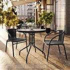 Table ronde en verre et en métal 28 po avec bordure en rotin noir et 2 chaises empilables en rotin noir (TLH-087RD-037BK2-GG)-L'ensemble comprend une table et 2 chaises