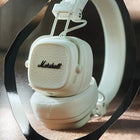 Marshall Major V Wireless On-Ear Headphones - Cream-Bluetooth le audio-ready