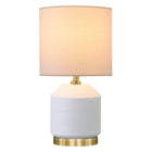 Hudson&Canal - Lampe de table Esther 38 cm de haut en céramique texturée avec abat-jour en tissu - Blanc mat/laiton antique/blanc-Associé à un abat-jour en tissu tambour blanc