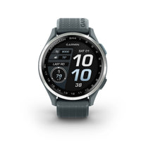 Garmin - Montre connectée Approach S44 - Lunette en aluminium argenté avec bracelet en silicone Twilight-Coloré et performant - le superbe écran tactile AMOLED de 1,2" permet de voir facilement les distances clés jusqu'au green, les dangers et les layups sur les cartes de parcours colorées.