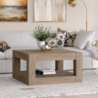Hudson&Canal - Table basse carrée Hughes de 81 cm de largeur, , en chêne gris vieilli-Fini en chêne gris vieilli aspect bois