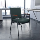 Flash Furniture – Chaise empilable robuste à revêtement vert à motifs et rembourrage de 3 po Hercules, avec accoudoirs, 4/pqt-Ensemble de 4 chaises empilables polyvalentes